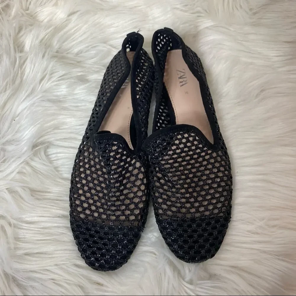 Zara black die-cut flat shoes Size‎ 36